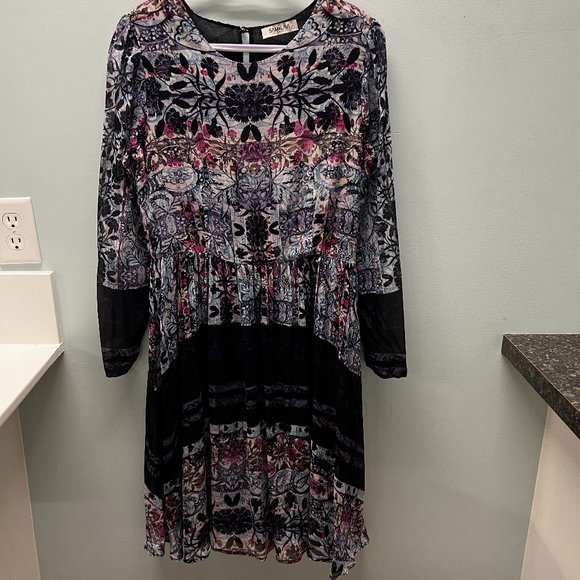 Sam and Lavi Dress - Picture 2 of 9